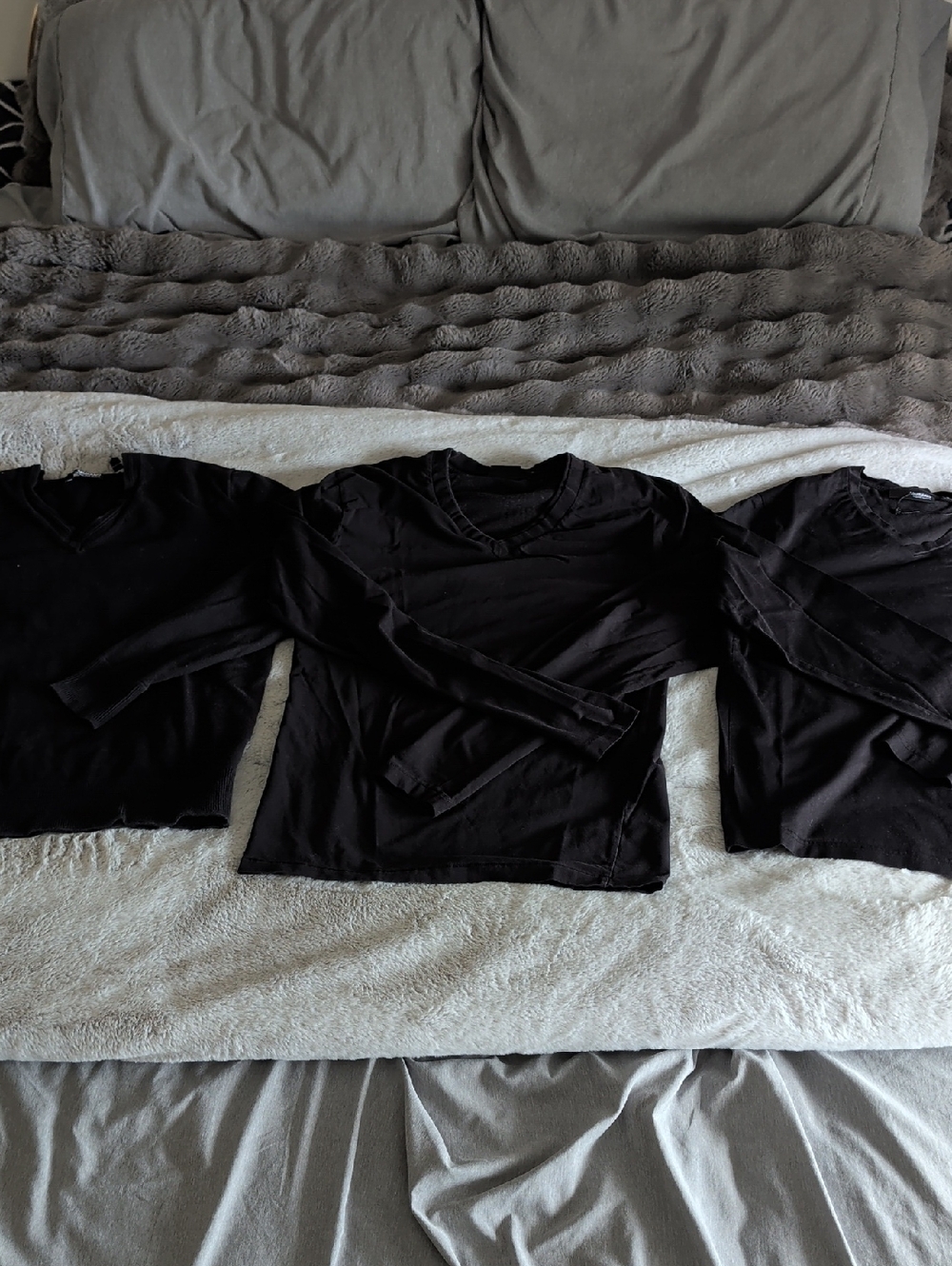 Murano Black V-Neck Long Sleeve Shirts Mens Small